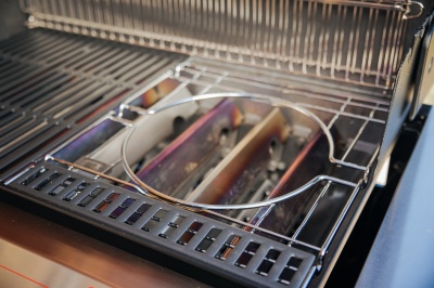  Weber Genesis E-435